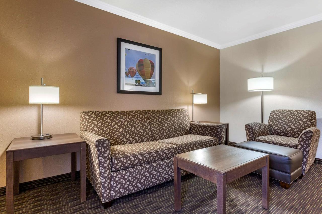 Best Western Airport Albuquerque Innsuites Hotel & Suites Exterior photo